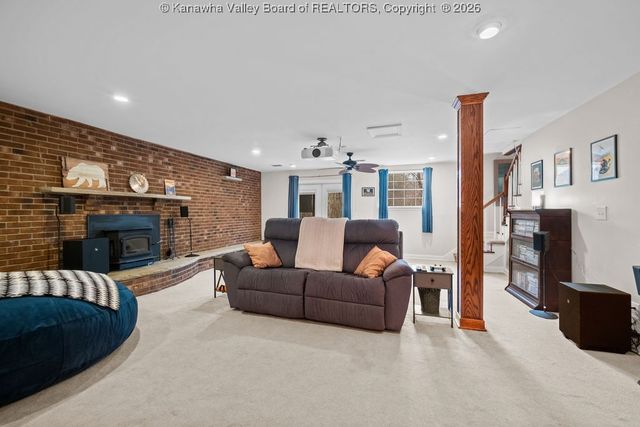 218 Pine Circle, Dunbar, WV 25064