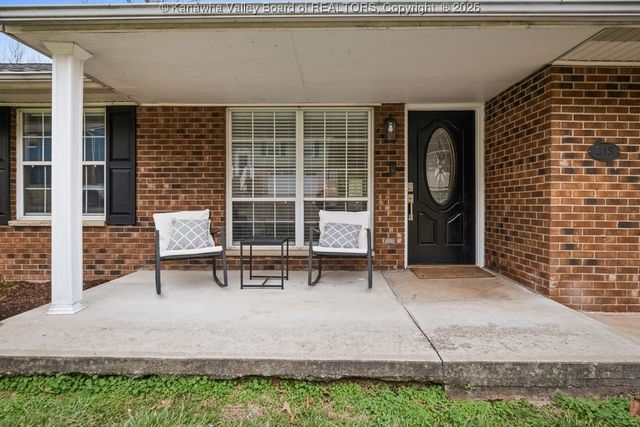 218 Pine Circle, Dunbar, WV 25064