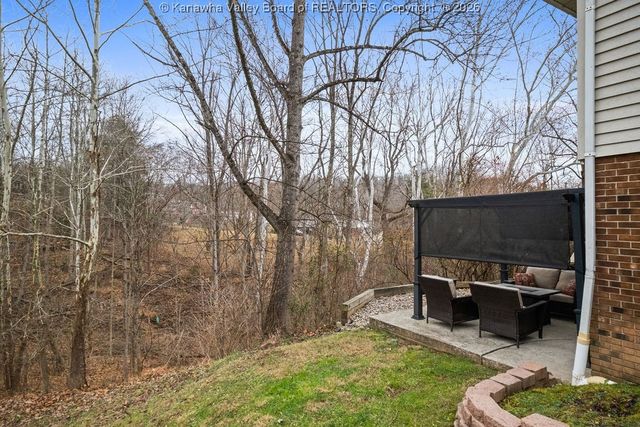 218 Pine Circle, Dunbar, WV 25064