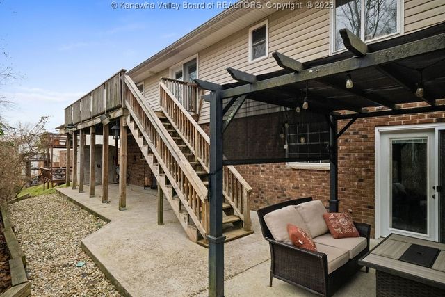 218 Pine Circle, Dunbar, WV 25064