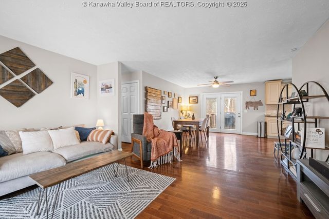 218 Pine Circle, Dunbar, WV 25064