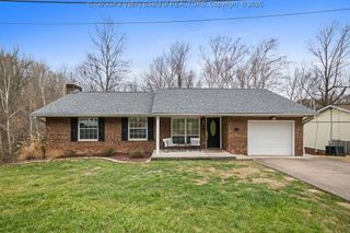 218 Pine Circle, Dunbar, WV 25064