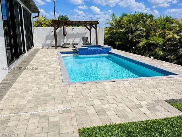 1600 SW 1st ST, Cape Coral, FL 33991