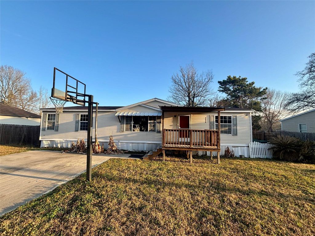 9646 Live Oak Trail, Willis, TX 77318