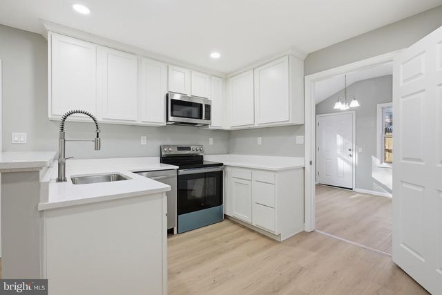 2137 VEALE, Wilmington, DE 19810