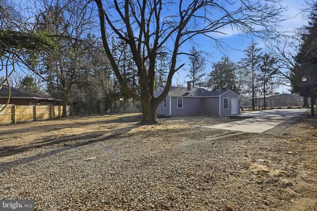 2137 VEALE, Wilmington, DE 19810