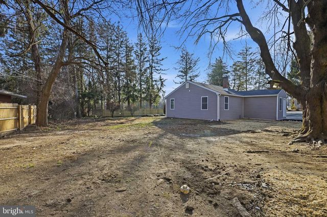 2137 VEALE, Wilmington, DE 19810