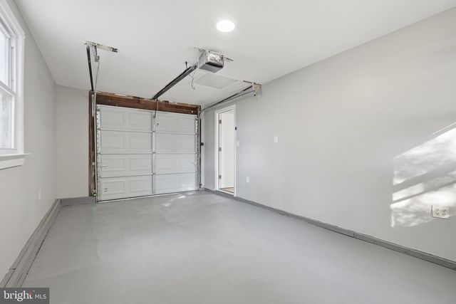 2137 VEALE, Wilmington, DE 19810