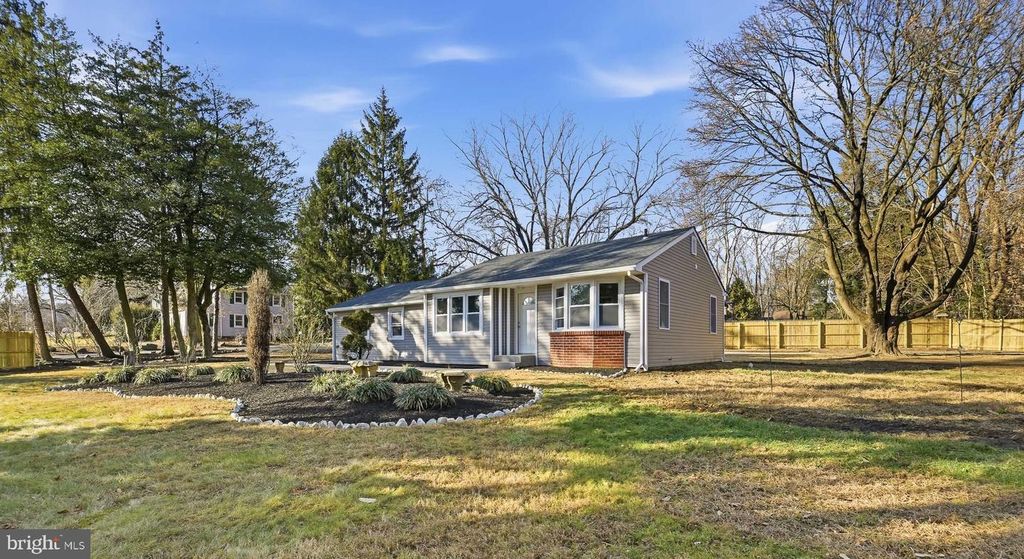 2137 VEALE, Wilmington, DE 19810
