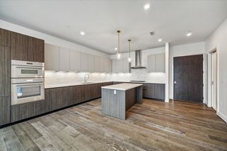 1711 Allen Parkway 1806, Houston, TX 77019