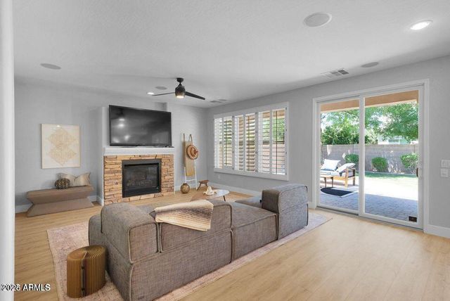 4590 E WATERMAN Street, Gilbert, AZ 85297