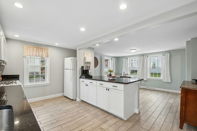 5 Elm St, Northbridge, MA 01588