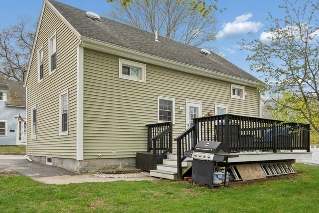 5 Elm St, Northbridge, MA 01588
