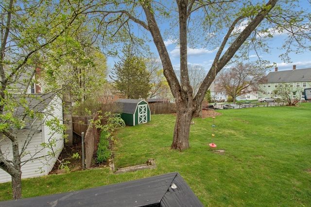 5 Elm St, Northbridge, MA 01588