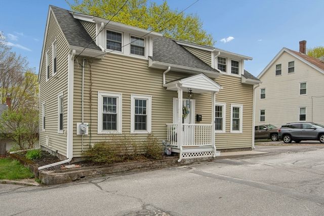 5 Elm St, Northbridge, MA 01588