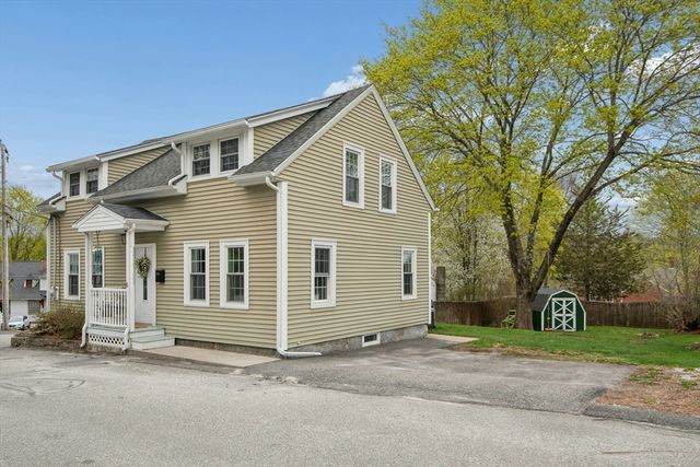 5 Elm St, Northbridge, MA 01588