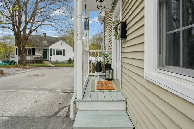 5 Elm St, Northbridge, MA 01588