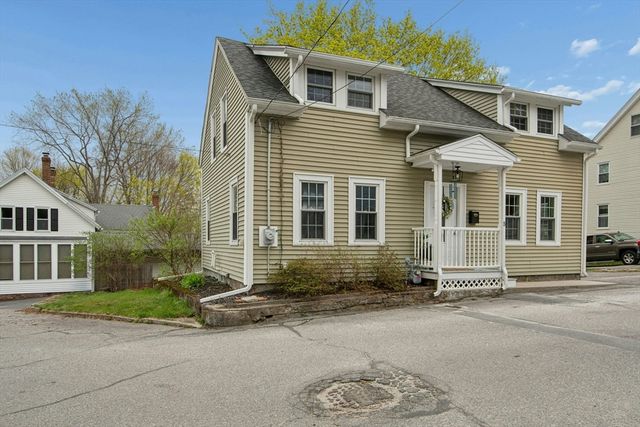 5 Elm St, Northbridge, MA 01588