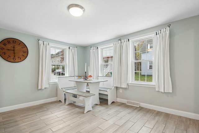 5 Elm St, Northbridge, MA 01588