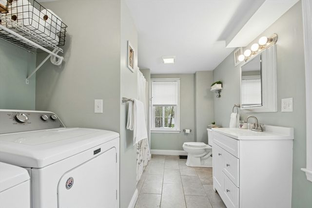 5 Elm St, Northbridge, MA 01588