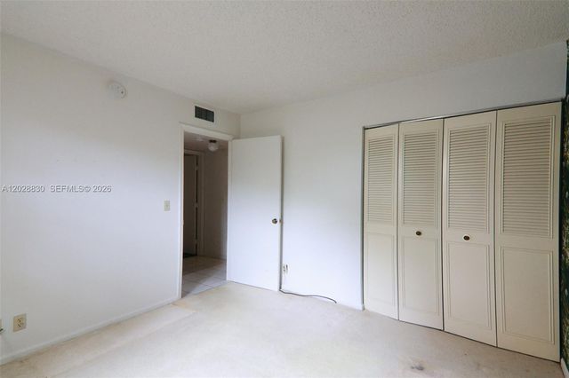 7220 Lake Cir Drive 101, Margate, FL 33063