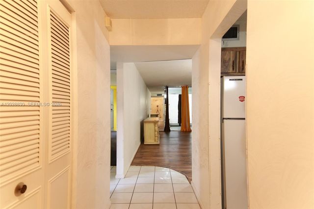 7220 Lake Cir Drive 101, Margate, FL 33063