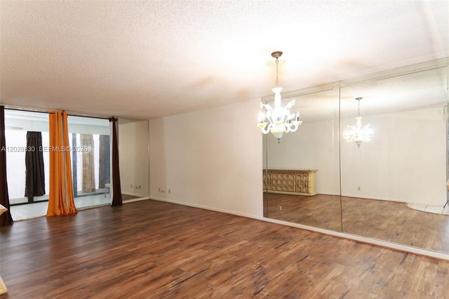 7220 Lake Cir Drive 101, Margate, FL 33063