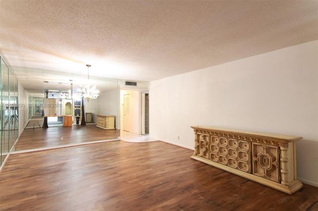 7220 Lake Cir Drive 101, Margate, FL 33063