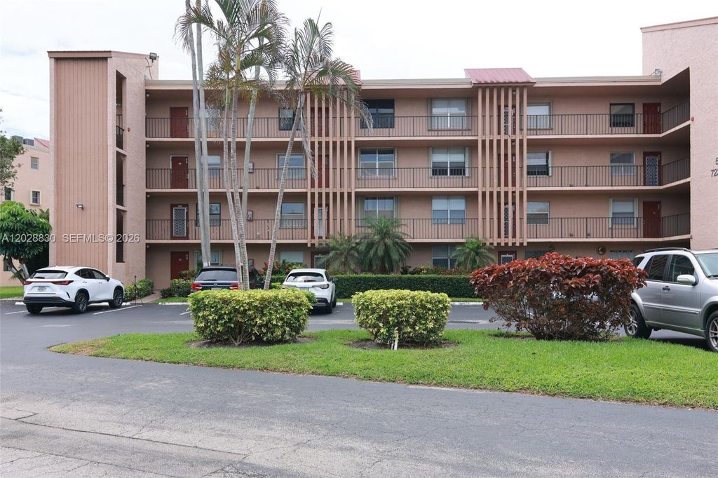 7220 Lake Cir Drive 101, Margate, FL 33063