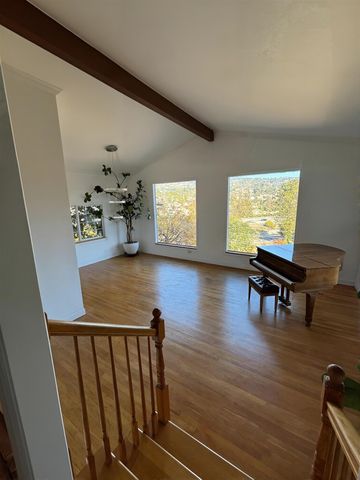 4535 Redding, Oakland, CA 94619