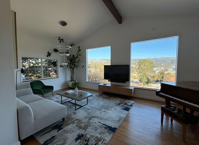 4535 Redding, Oakland, CA 94619