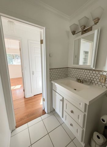 4535 Redding, Oakland, CA 94619