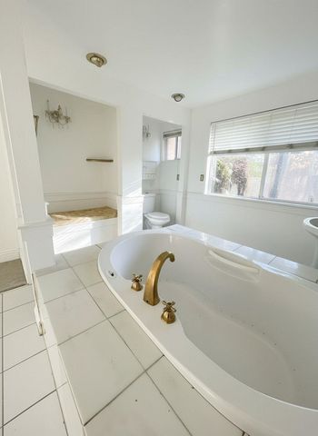 4535 Redding, Oakland, CA 94619