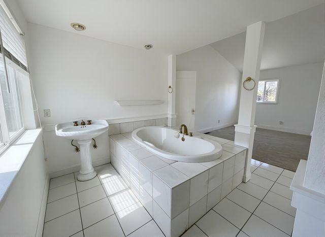 4535 Redding, Oakland, CA 94619