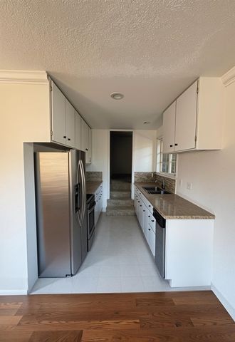 4535 Redding, Oakland, CA 94619