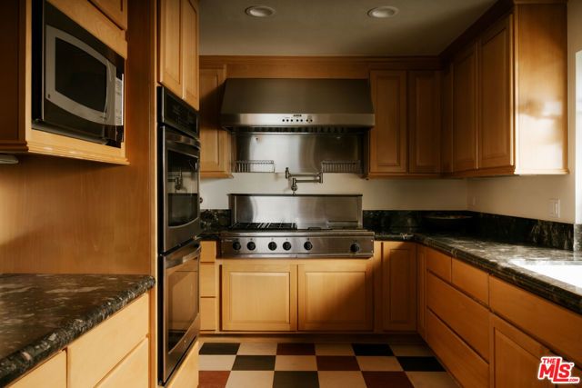 2090 E Lakeshore Drive, Agoura Hills, CA 91301