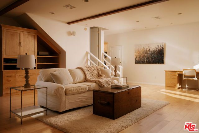 2090 E Lakeshore Drive, Agoura Hills, CA 91301