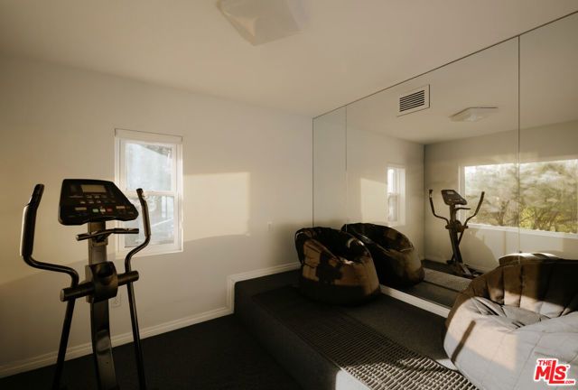 2090 E Lakeshore Drive, Agoura Hills, CA 91301