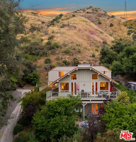 2090 E Lakeshore Drive, Agoura Hills, CA 91301
