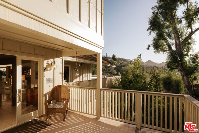 2090 E Lakeshore Drive, Agoura Hills, CA 91301