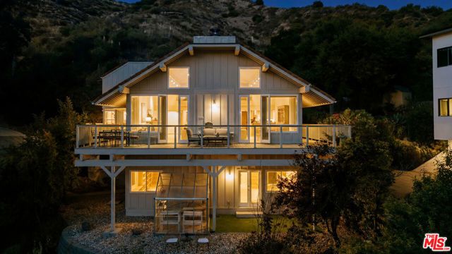 2090 E Lakeshore Drive, Agoura Hills, CA 91301