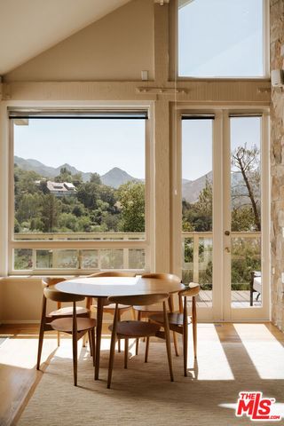 2090 E Lakeshore Drive, Agoura Hills, CA 91301