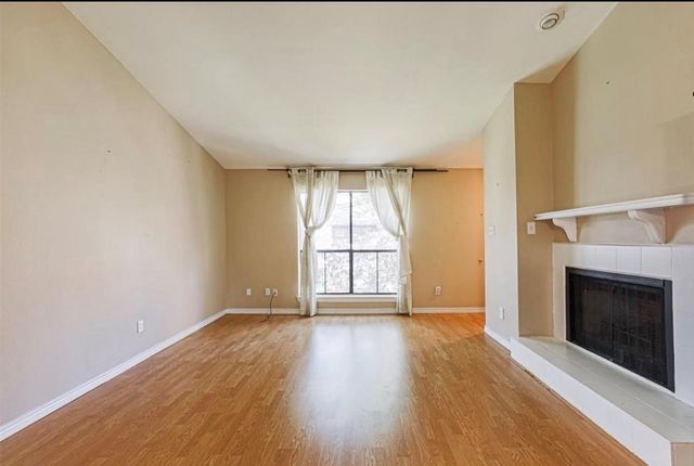 3100 Walnut Bend Lane 422, Houston, TX 77042