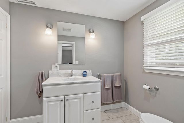 9 Ansie Road, Chelmsford, MA 01824
