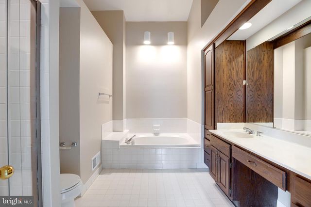 6502 WESTHAVEN LN, Springfield, VA 22150