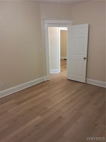 548 10th Street, Niagara Falls, NY 14301