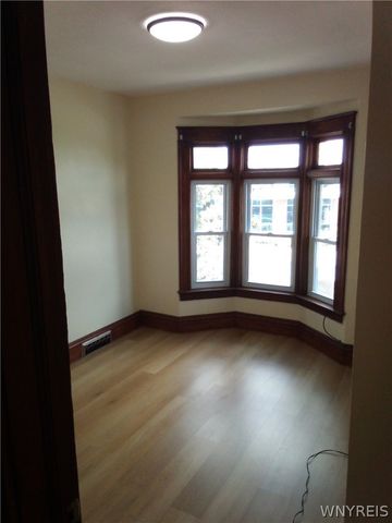 548 10th Street, Niagara Falls, NY 14301