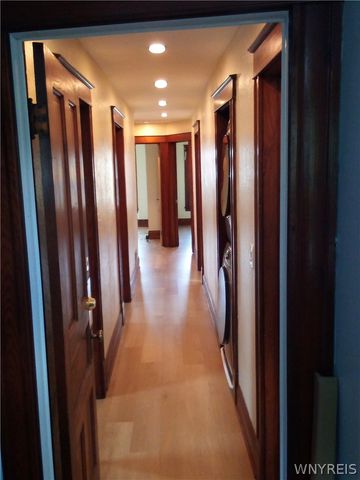 548 10th Street, Niagara Falls, NY 14301