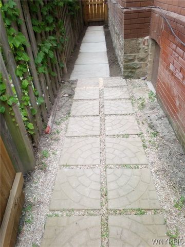 548 10th Street, Niagara Falls, NY 14301