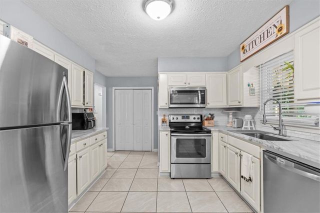 39 Cheryl Drive, Carrollton, GA 30116
